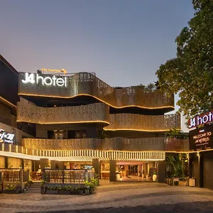 Hotel J4, Legian (Bali)